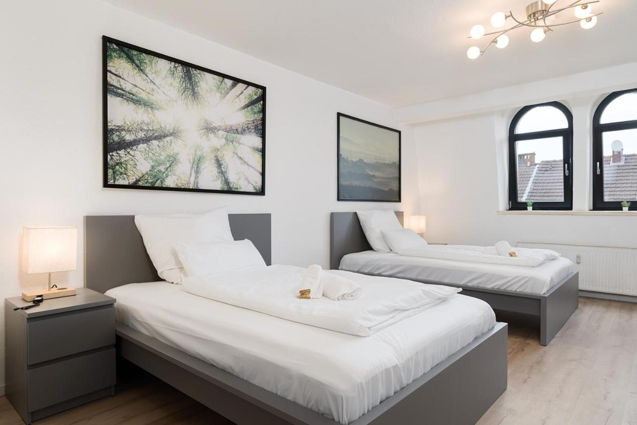 דיסבורג Einfach Aber Sehr Komfortabel - Wohnung Fuer 6 Personen - 2Xwc - Grupen, Messe, Monteure, Studenten - Voll Ausgestattet - 6 Betten 140X200Cm Hochwertig, 3 Smart-Tv 55 Zoll Netflix, 1000 Mbit Wlan, Voll Ausgestattete Kueche מראה חיצוני תמונה